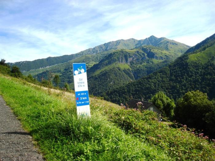 Gites Communaux A Lourdios Экстерьер фото